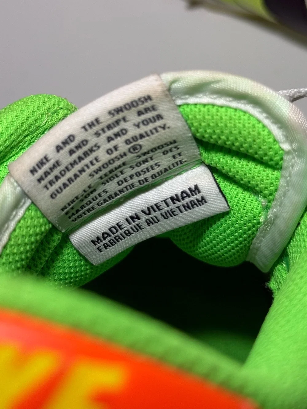 Nike Dunk Low SE 'Volt' Size 9 Men Green Neon Sneakers